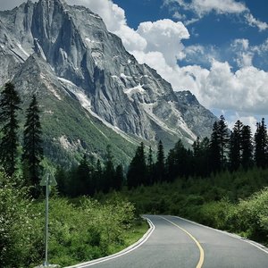 人人操人人色精品网站
